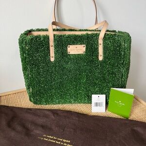 RARE and UNIQUE Kate Spade Quinn Hold Court Purse. 
Excellent condition.